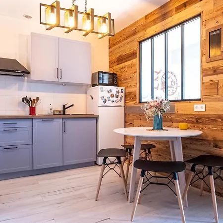 Wood & Metal : T2 Avec Vue Degagee *